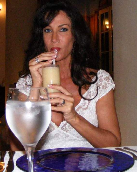 matorke traže mlađe muškarce za seks